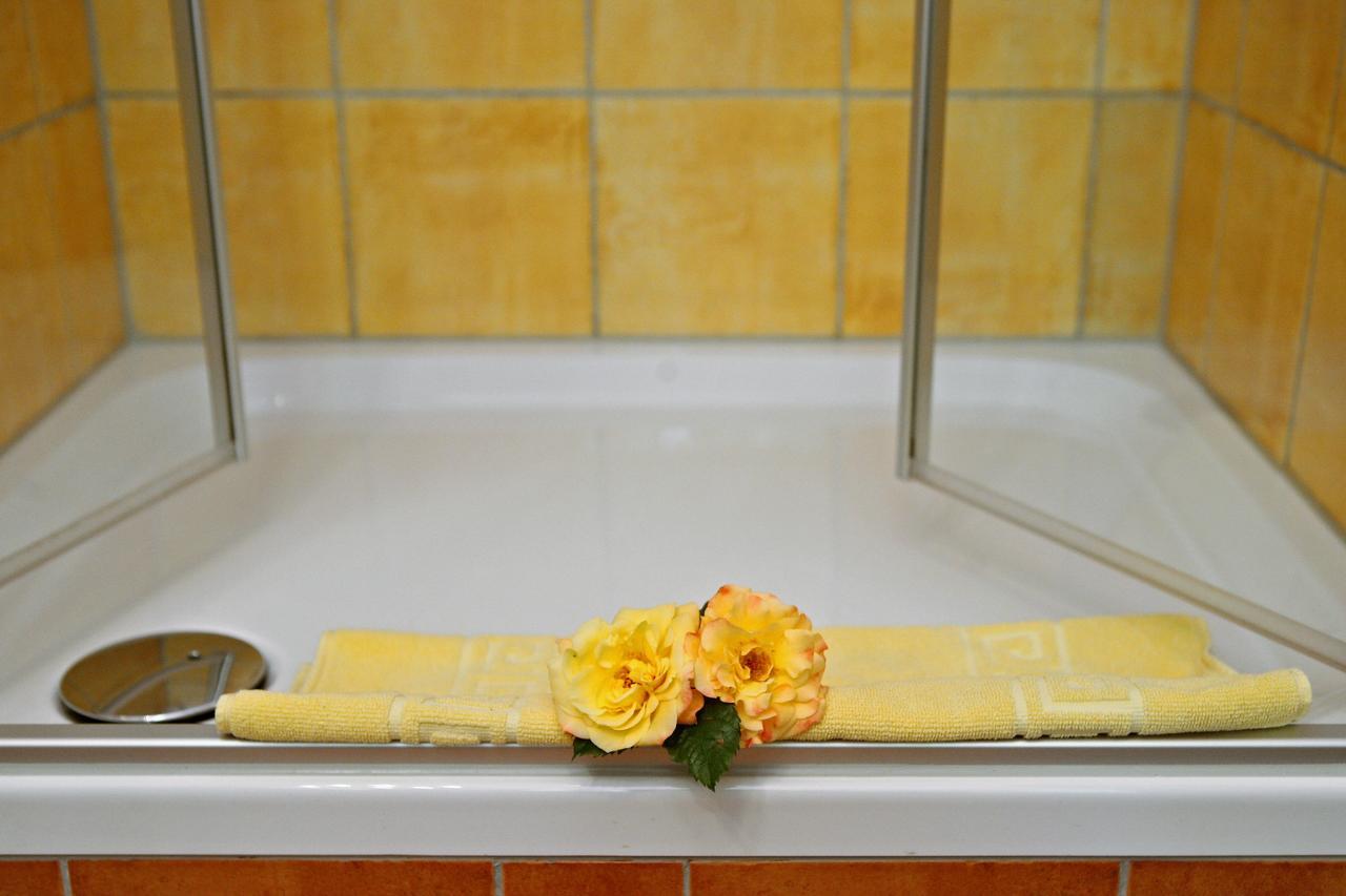 Rhoen Hotel Waldcafe St. Georg Staatsbad Bruckenau ภายนอก รูปภาพ